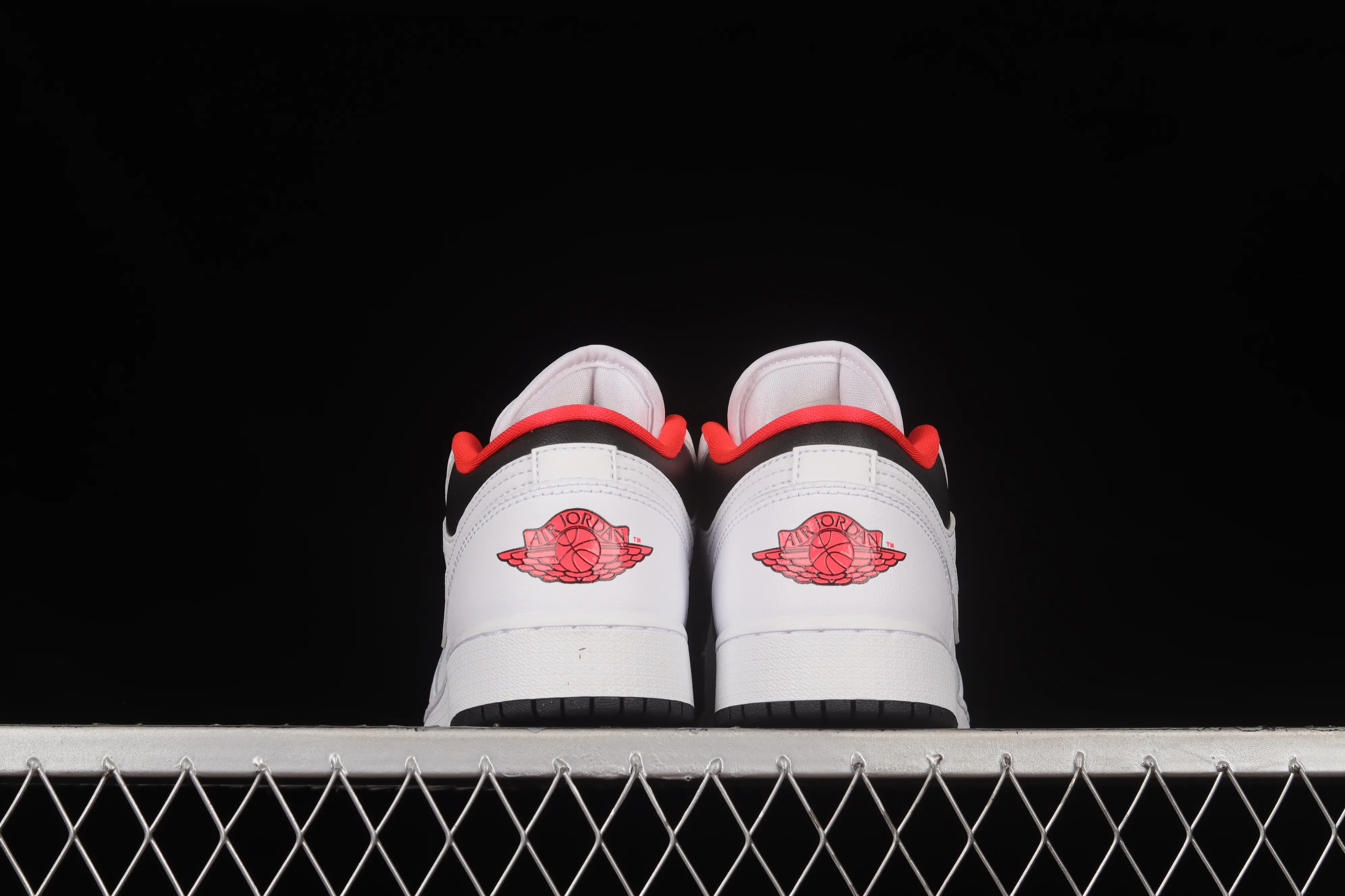 All categories Air Jordan Jordan series basketball shoes Air Jordan 1 Low G version pure original Air Jordan AJ1 Low AJ1 Joe 1 white black red low-top cultural leisure sports basketball shoes 553560-160